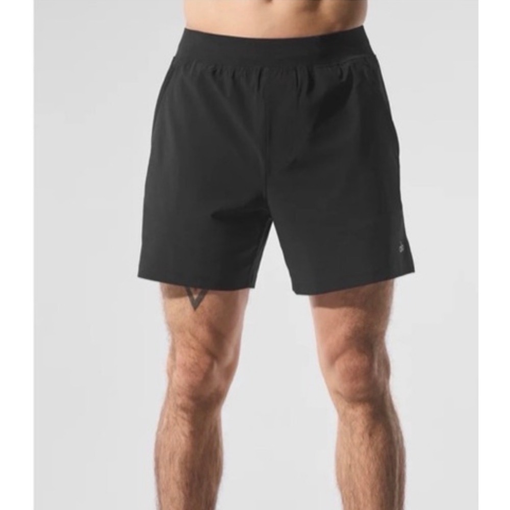 Alo Yoga Mens Black 5" Repetition Short Size L NWT Performance Running New